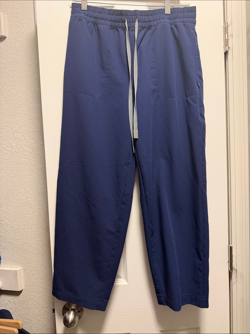 Figs barrel pants size L